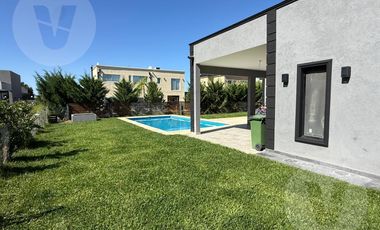 Casa en Venta - Barrio Lagos de Canning