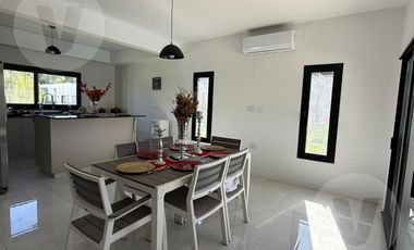 Casa en Venta - Barrio Lagos de Canning