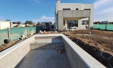 Casa en Santa Elisa, Pilar del este