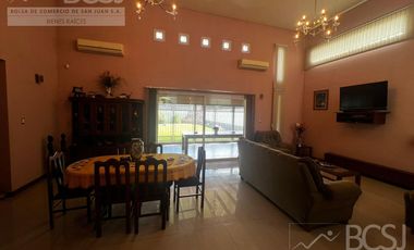 Casa en Santa Lucia, B° Sauzales de Rizo