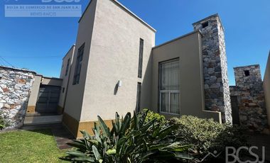 Casa en Santa Lucia, B° Sauzales de Rizo