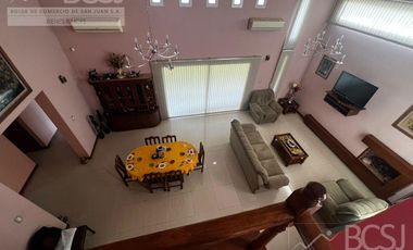 Casa en Santa Lucia, B° Sauzales de Rizo