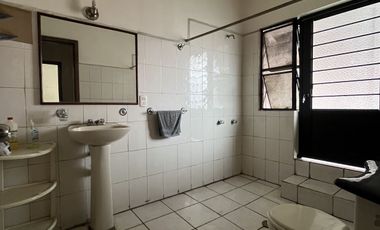 Propiedad en Venta a Media Cuadra de Av Americas, Ladrón de Guevara , Guadalajar