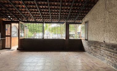 Propiedad en Venta a Media Cuadra de Av Americas, Ladrón de Guevara , Guadalajar