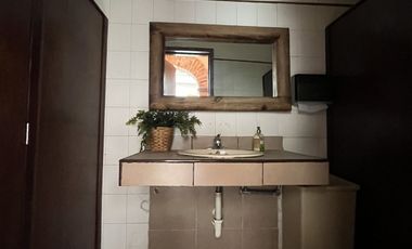 Propiedad en Venta a Media Cuadra de Av Americas, Ladrón de Guevara , Guadalajar