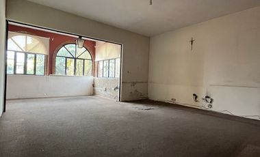 Propiedad en Venta a Media Cuadra de Av Americas, Ladrón de Guevara , Guadalajar