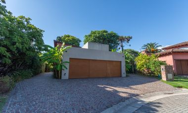 Casa en venta en barrio Los Miradores I