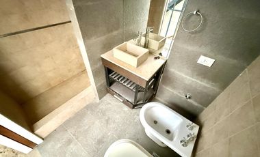 venta - ph - Villa Devoto - triplex - playroom - terraza - patio - lavadero - toilette -