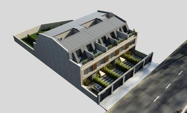 Triplex 4 ambientes con terraza y pileta propia.