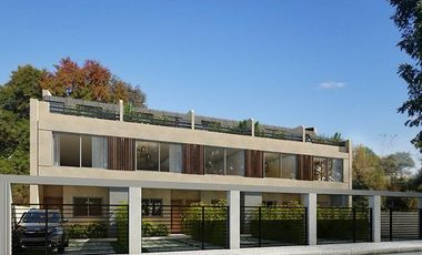 Triplex 4 ambientes con terraza y pileta propia.