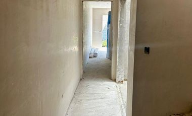 Triplex 4 ambientes con terraza y pileta propia.