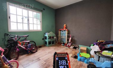 Casa en  venta a metros de Bv. Franch. 3 Dormitorios + Patio con piscina + Cochera