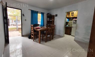 Casa en  venta a metros de Bv. Franch. 3 Dormitorios + Patio con piscina + Cochera