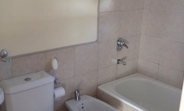 BAYUGAR PROPIEDADES/ CASA/ BARRIO LA CANDELA