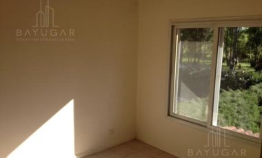 BAYUGAR PROPIEDADES/ CASA/ BARRIO LA CANDELA