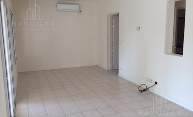 BAYUGAR PROPIEDADES/ CASA/ BARRIO LA CANDELA