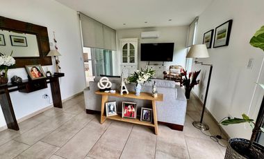 Casa en venta Barrio Santa Elena-Pilar del Este