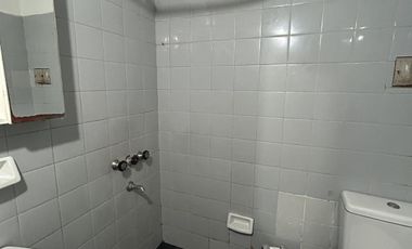 Edificio Comercial (2 Locales   Depto. 3 amb. c/cochera) s/ Av. Alte. Brown