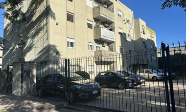 DEPARTAMENTO EN VENTA EN BECCAR 4 AMBIENTES BALCON COCHERA