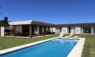 Casa en venta en San Sebastián – 4 ambientes, suite, home office y amenities