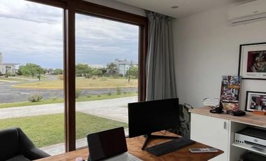 Casa en venta en San Sebastián – 4 ambientes, suite, home office y amenities