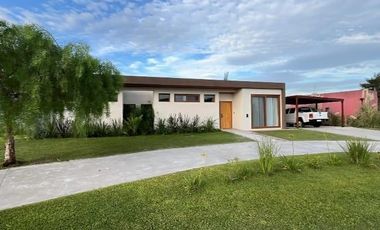 Casa en venta en San Sebastián – 4 ambientes, suite, home office y amenities