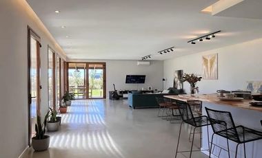 Casa en venta en San Sebastián – 4 ambientes, suite, home office y amenities