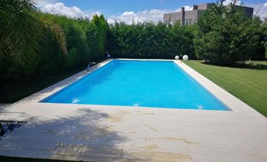 Alquiler Anual CON MUEBLES 5 AMB. Barrio Santa Teresa Villanueva Tigre