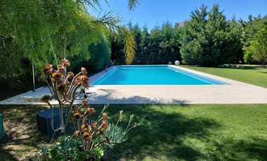 Alquiler Anual CON MUEBLES 5 AMB. Barrio Santa Teresa Villanueva Tigre