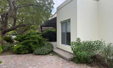 Alquiler Anual CON MUEBLES 5 AMB. Barrio Santa Teresa Villanueva Tigre