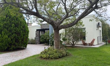 Alquiler Anual CON MUEBLES 5 AMB. Barrio Santa Teresa Villanueva Tigre