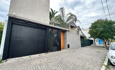 CASA DE PRIMERA CATEGORIA CON PILETA