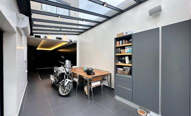 CASA DE PRIMERA CATEGORIA CON PILETA