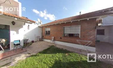 Consulte apto crédito - 2 dormitorios, cochera y jardin