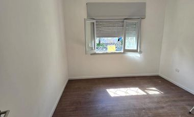 Casa totalmente reciclada con local independiente ubicado en ochava