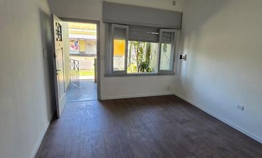 Casa totalmente reciclada con local independiente ubicado en ochava