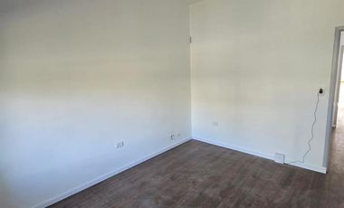 Casa totalmente reciclada con local independiente ubicado en ochava