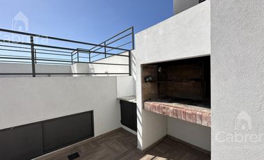 Venta de Departamento de dos dormitorios y cochera en La Plata.