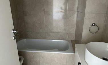 Venta de Departamento de dos dormitorios y cochera en La Plata.