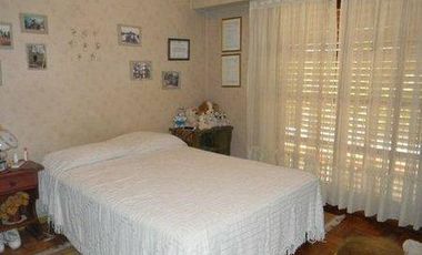 Casa de 4 dormitorios en Lomas de Zamora Oeste