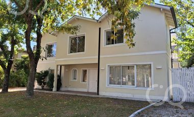 Casa en venta en Barrio Bermudas - Pilar