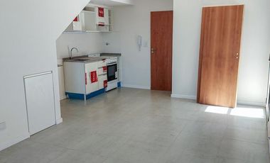 PH  un dormitorio  jardín y parrillero a metros del Río Paraná