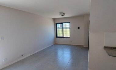 PH  un dormitorio  jardín y parrillero a metros del Río Paraná