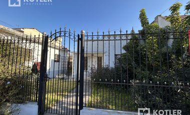 Gran lote de 13x32 con propiedad a demoler o refaccionar