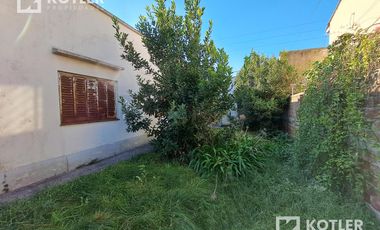 Gran lote de 13x32 con propiedad a demoler o refaccionar