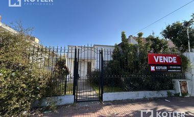Gran lote de 13x32 con propiedad a demoler o refaccionar