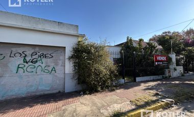 Gran lote de 13x32 con propiedad a demoler o refaccionar