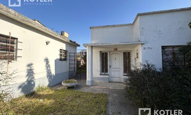 Gran lote de 13x32 con propiedad a demoler o refaccionar