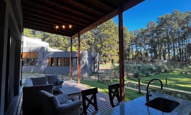 Casa en Venta Costa Esmeralda Barrio Senderos, 3 Dormitorios 150m² Pileta Amoblada USD 250.000