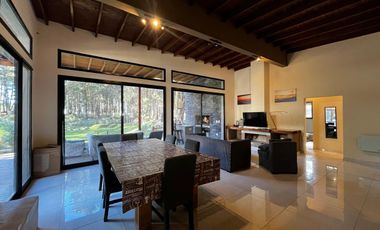Casa en Venta Costa Esmeralda Barrio Senderos, 3 Dormitorios 150m² Pileta Amoblada USD 250.000